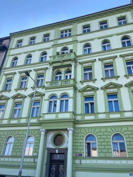 Beautiful Near Muzeum Apartament Praga